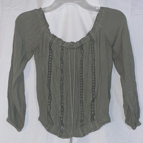 Charlotte Russe crop top - Picture 1 of 3